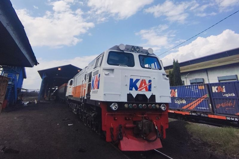 KAI launches 3,000-tonne coal train to boost PTBA shipments